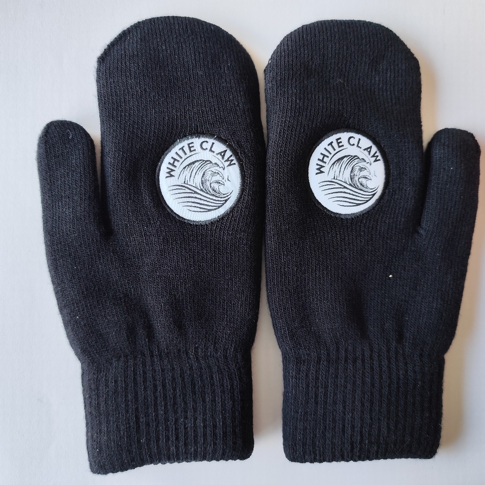 3/$25💙White Claw Black Mittens NIP